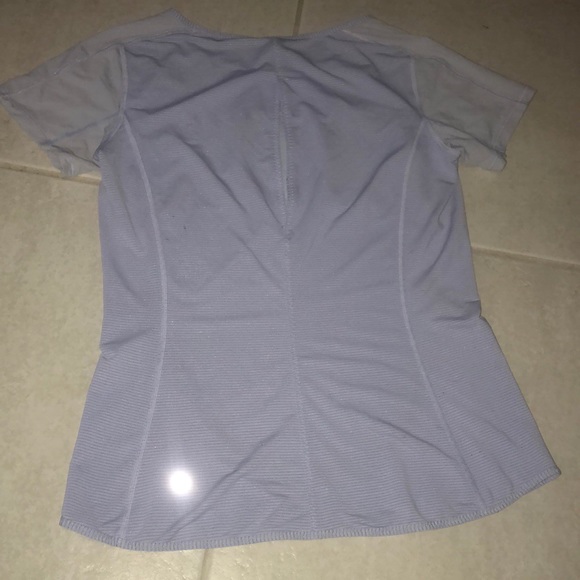 Lululemon Women’s Running shirt - Sz 6 - Picture 3 of 8